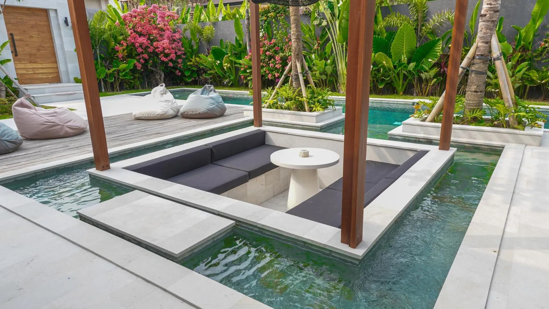 The Taz House Uluwatu 3 Bedrooms Villa