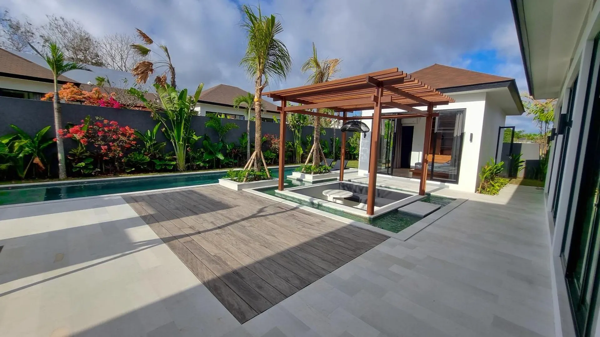 Villa The Taz House Uluwatu 3 Bedrooms